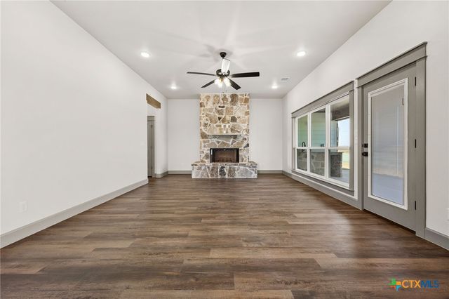 100 Hillside Lane, Lampasas, TX 76550