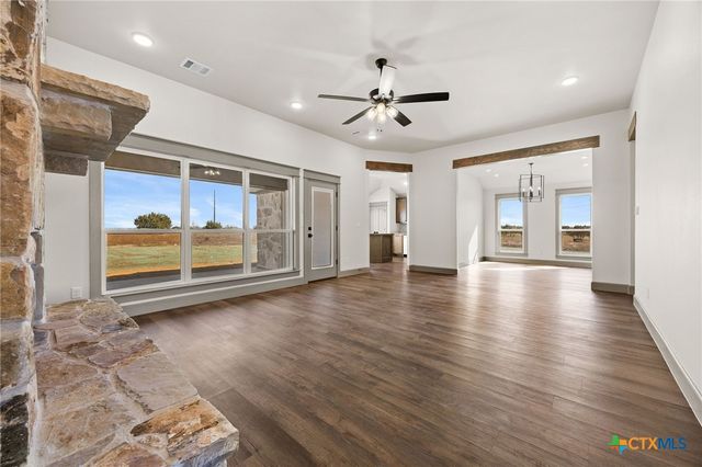 100 Hillside Lane, Lampasas, TX 76550