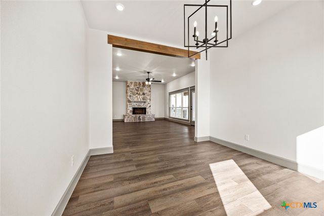 100 Hillside Lane, Lampasas, TX 76550