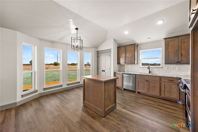 100 Hillside Lane, Lampasas, TX 76550