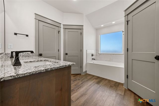 100 Hillside Lane, Lampasas, TX 76550