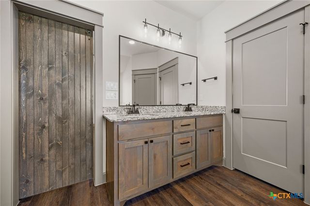 100 Hillside Lane, Lampasas, TX 76550