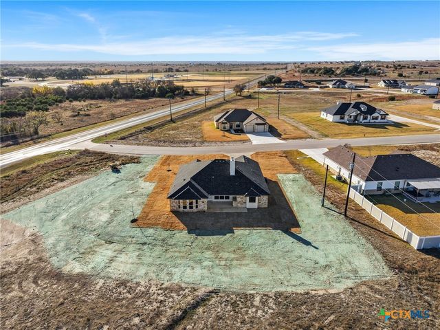 100 Hillside Lane, Lampasas, TX 76550