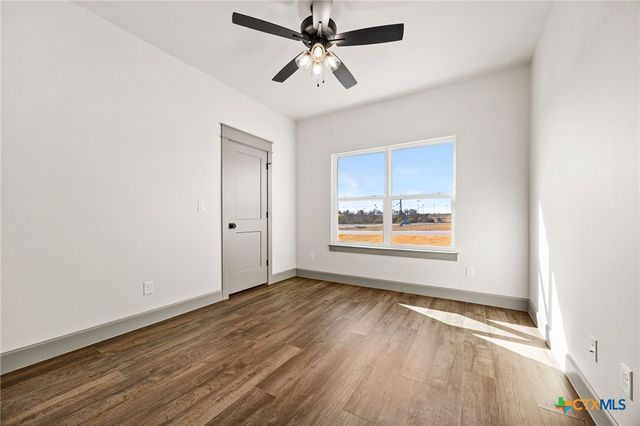 100 Hillside Lane, Lampasas, TX 76550