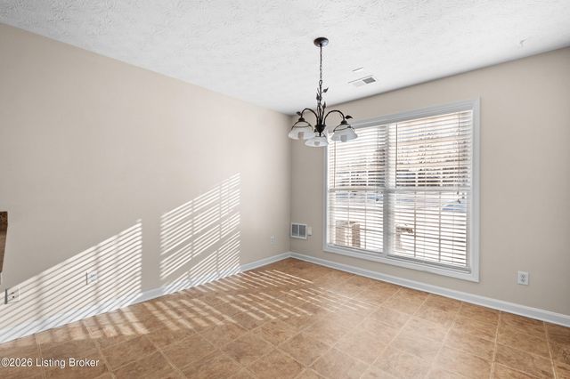 6910 Janes Farm Dr, Louisville, KY 40228