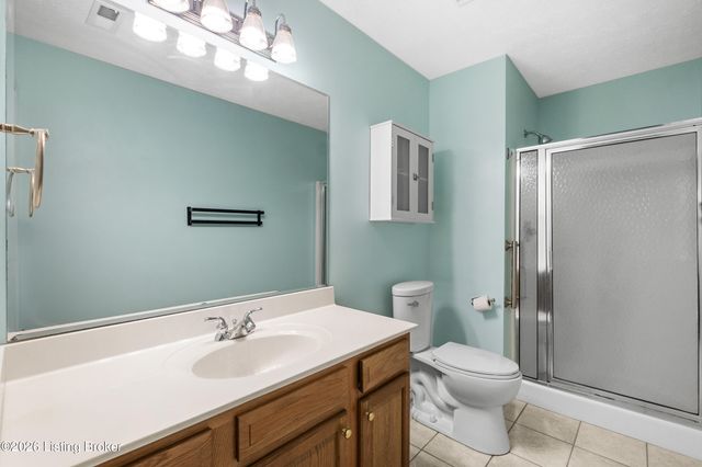 6910 Janes Farm Dr, Louisville, KY 40228