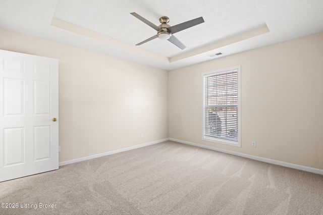 6910 Janes Farm Dr, Louisville, KY 40228