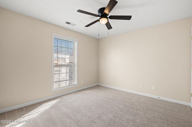 6910 Janes Farm Dr, Louisville, KY 40228