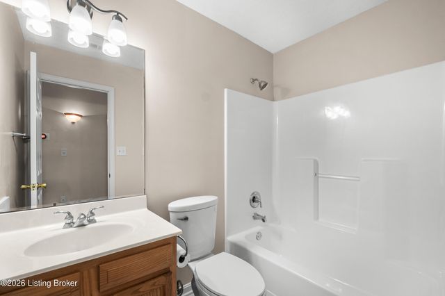 6910 Janes Farm Dr, Louisville, KY 40228