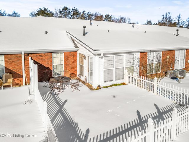 6910 Janes Farm Dr, Louisville, KY 40228