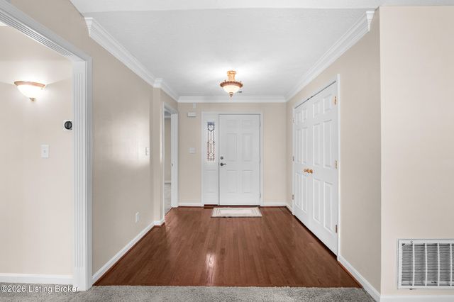 6910 Janes Farm Dr, Louisville, KY 40228