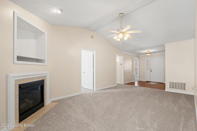 6910 Janes Farm Dr, Louisville, KY 40228