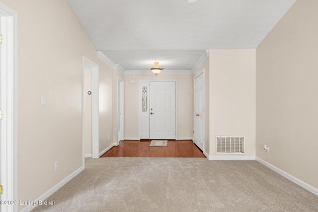 6910 Janes Farm Dr, Louisville, KY 40228