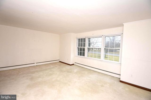 77 LENAPE DR, Doylestown, PA 18901