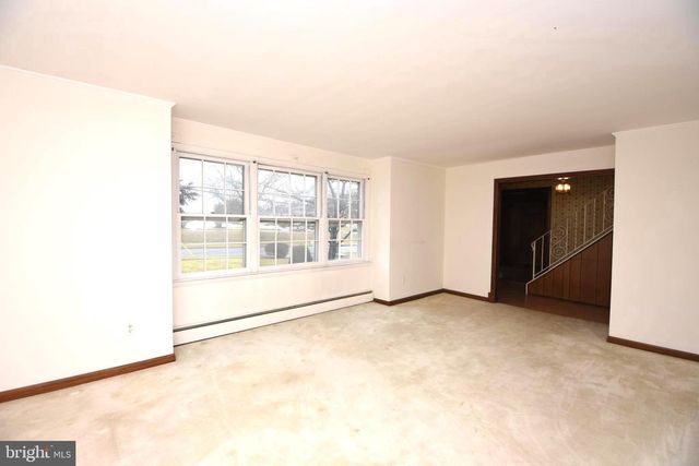 77 LENAPE DR, Doylestown, PA 18901