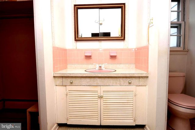 77 LENAPE DR, Doylestown, PA 18901