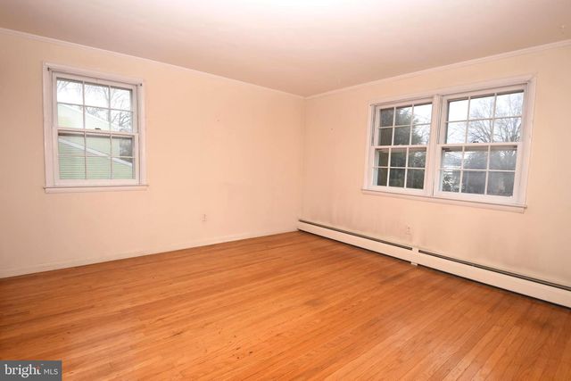 77 LENAPE DR, Doylestown, PA 18901