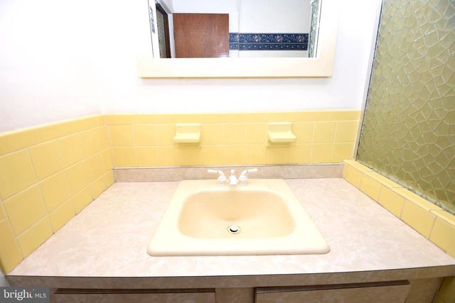 77 LENAPE DR, Doylestown, PA 18901