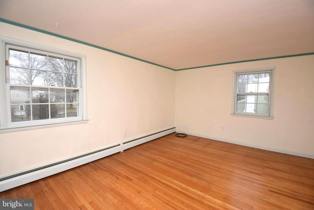 77 LENAPE DR, Doylestown, PA 18901