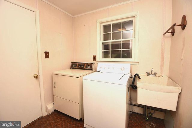 77 LENAPE DR, Doylestown, PA 18901