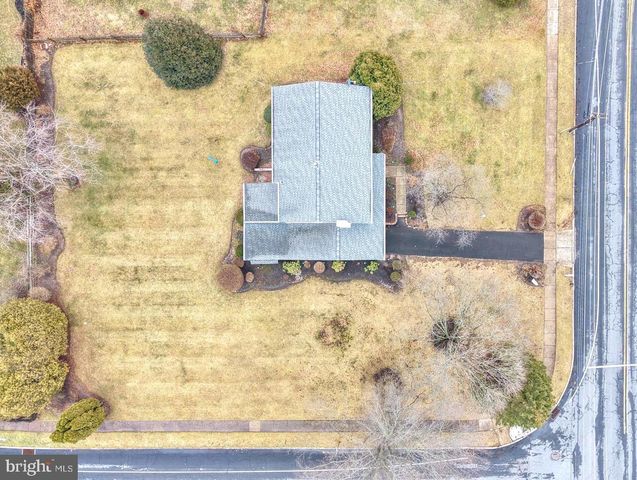 77 LENAPE DR, Doylestown, PA 18901