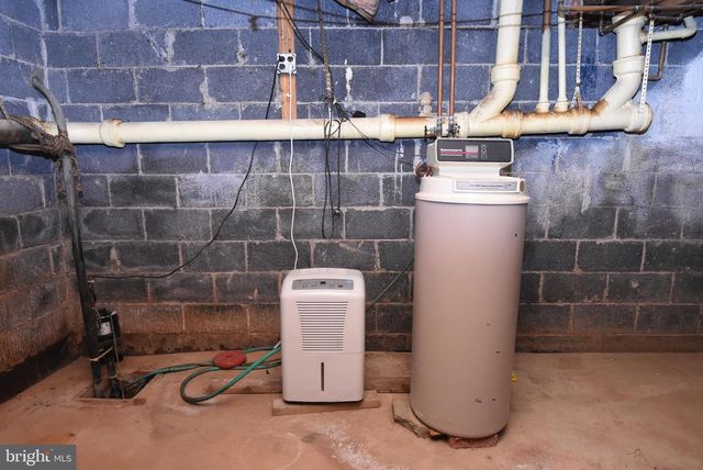 77 LENAPE DR, Doylestown, PA 18901