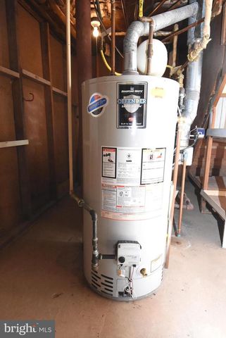 77 LENAPE DR, Doylestown, PA 18901