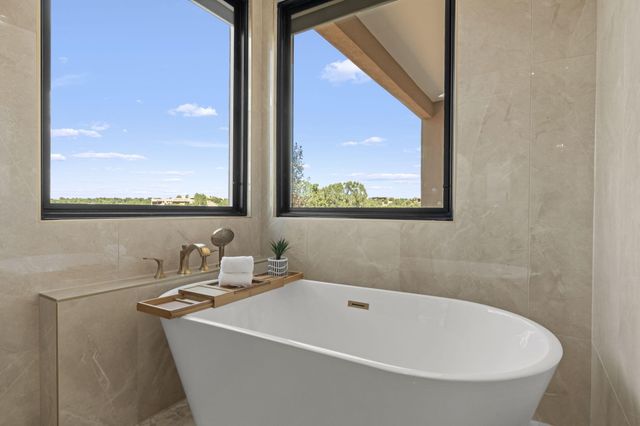 9 Tamarisk Trail, Santa Fe, NM 87506