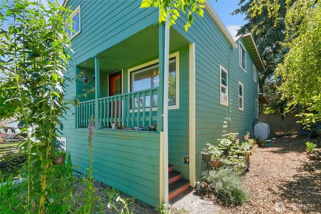 1235 S 101st Street, Seattle, WA 98168