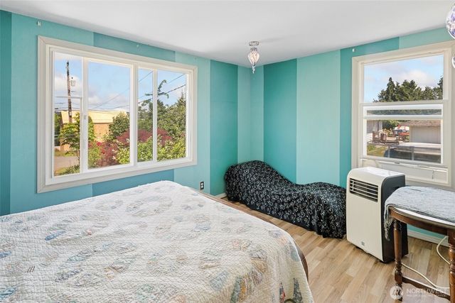 1235 S 101st Street, Seattle, WA 98168