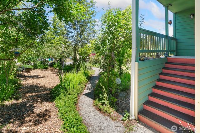 1235 S 101st Street, Seattle, WA 98168