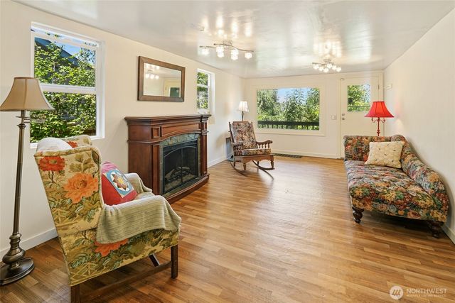 1235 S 101st Street, Seattle, WA 98168