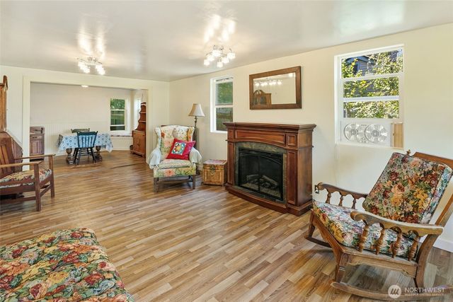 1235 S 101st Street, Seattle, WA 98168