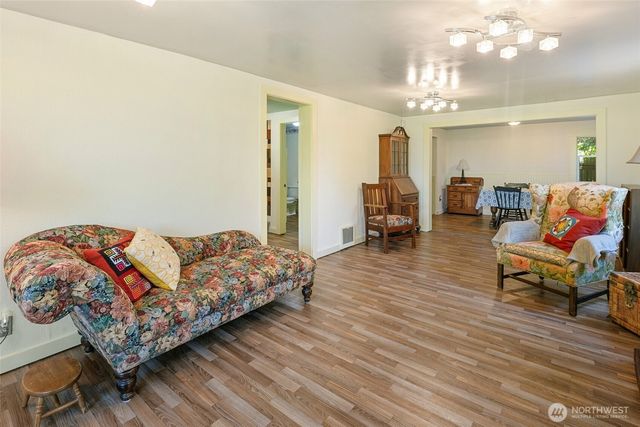 1235 S 101st Street, Seattle, WA 98168