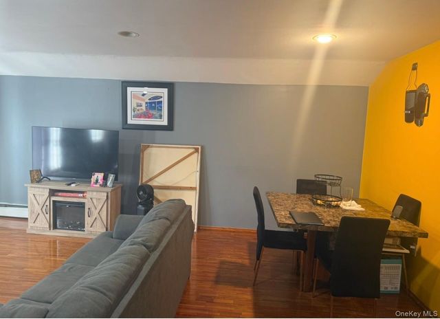 120-33 196th Street, Saint Albans, NY 11412