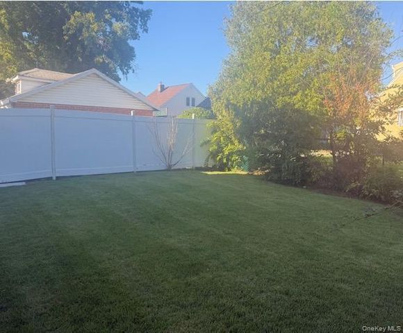 120-33 196th Street, Saint Albans, NY 11412
