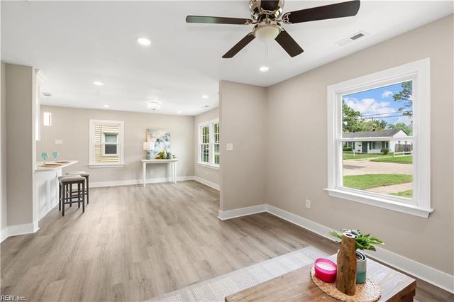 477 Cedar DR, Hampton, VA 23669