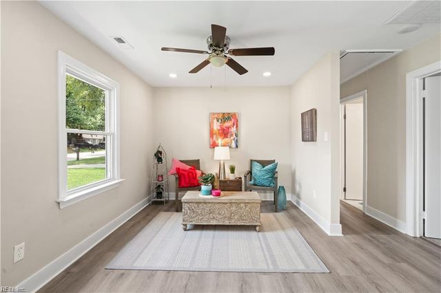 477 Cedar DR, Hampton, VA 23669