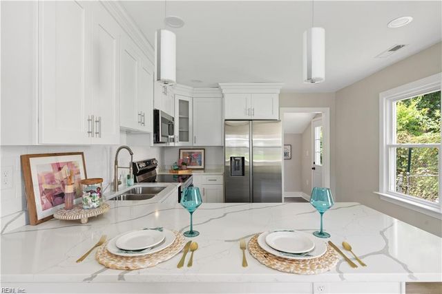 477 Cedar DR, Hampton, VA 23669
