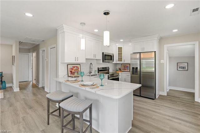 477 Cedar DR, Hampton, VA 23669