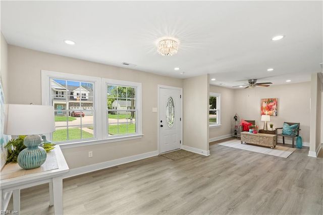 477 Cedar DR, Hampton, VA 23669