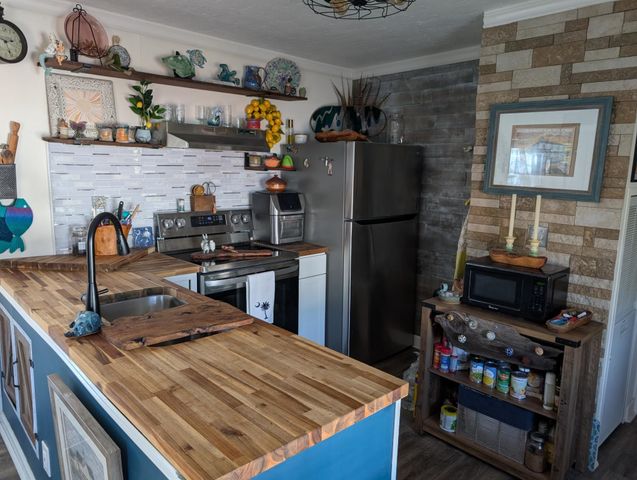 3 Poolside Dr., Murrells Inlet, SC 29576