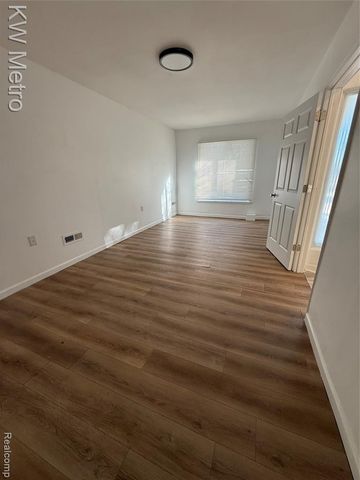 1440 W Square Lake Road, Bloomfield Hills, MI 48302