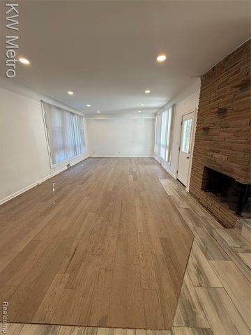 1440 W Square Lake Road, Bloomfield Hills, MI 48302