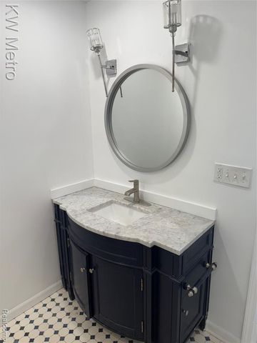 1440 W Square Lake Road, Bloomfield Hills, MI 48302