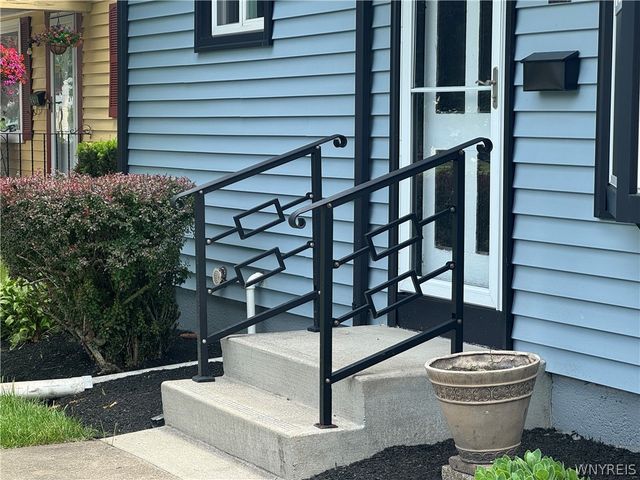195 Aris Avenue, Cheektowaga, NY 14206