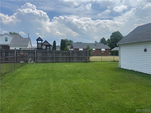 195 Aris Avenue, Cheektowaga, NY 14206