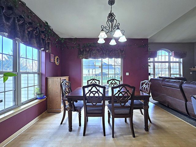 9729 W Prairie Grass WAY, Franklin, WI 53132