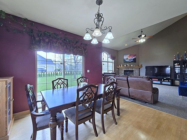9729 W Prairie Grass WAY, Franklin, WI 53132