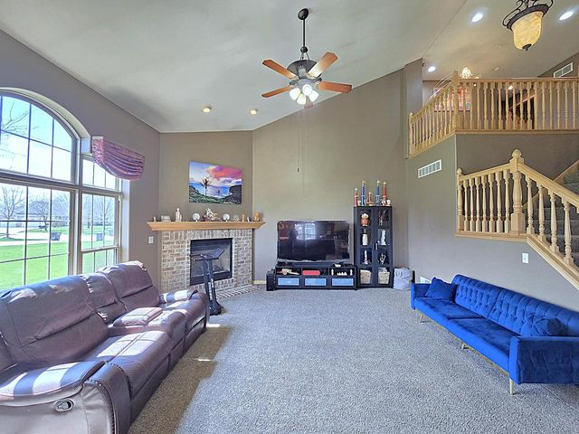 9729 W Prairie Grass WAY, Franklin, WI 53132